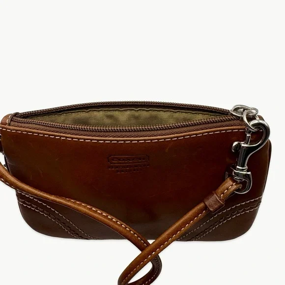 Vintage Coach Leather Wristlet Wallet Brown Silver Hardware Y2K Zip Small - Picture 10 of 10